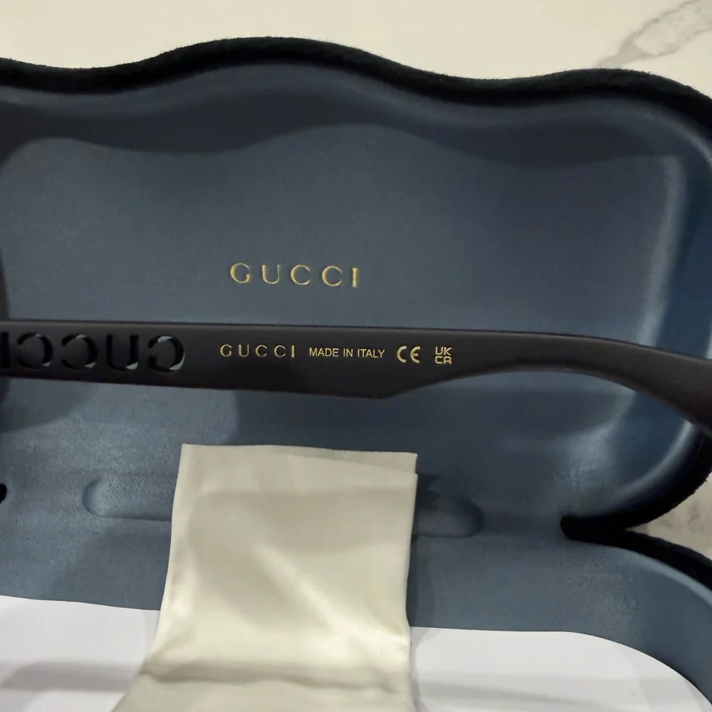 Gucci Twinsburg GG1570S 57MM Square Sunglasses Black Never Worn, Case Included